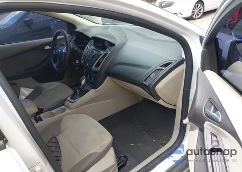 2013 Ford Focus Se z USA, uszkodzony, nr VIN 1FADP3F28DL168373